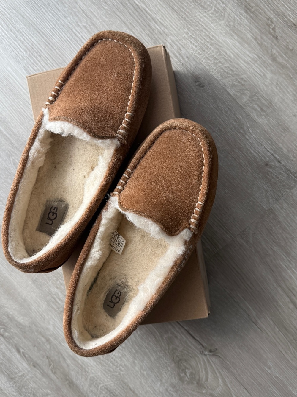 UGG Ansley slippers